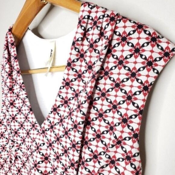 Amadi Empire Sleeveless Dress Red & White – Geometric Floral Pattern - Picture 10 of 12